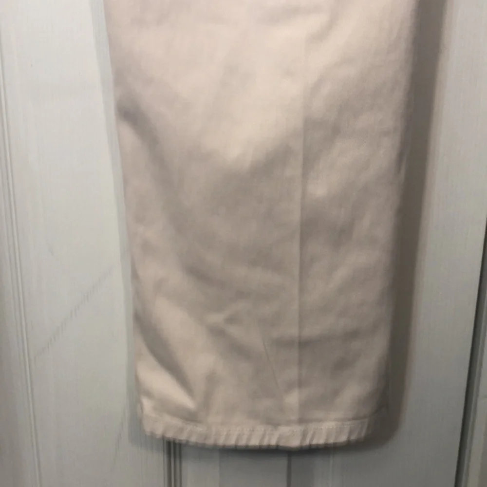 JOHNNIE-O 98% COTTON 2 % SPANDEX PREWORN USED  WAIST 35.5